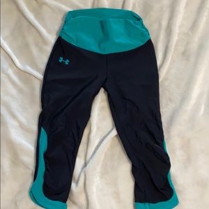 Women’s Capri workout bottoms